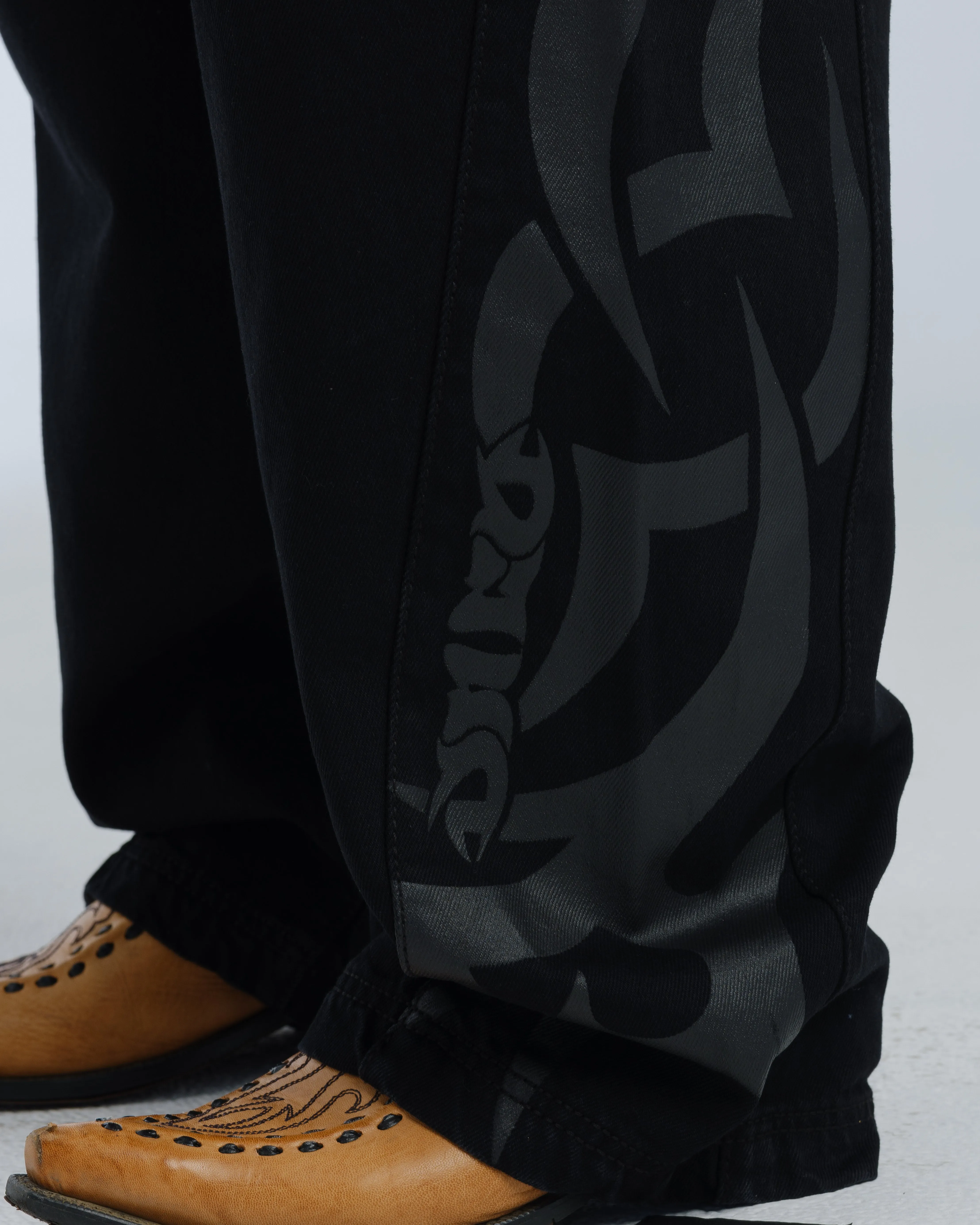 High Roller. 21". Jet Black.