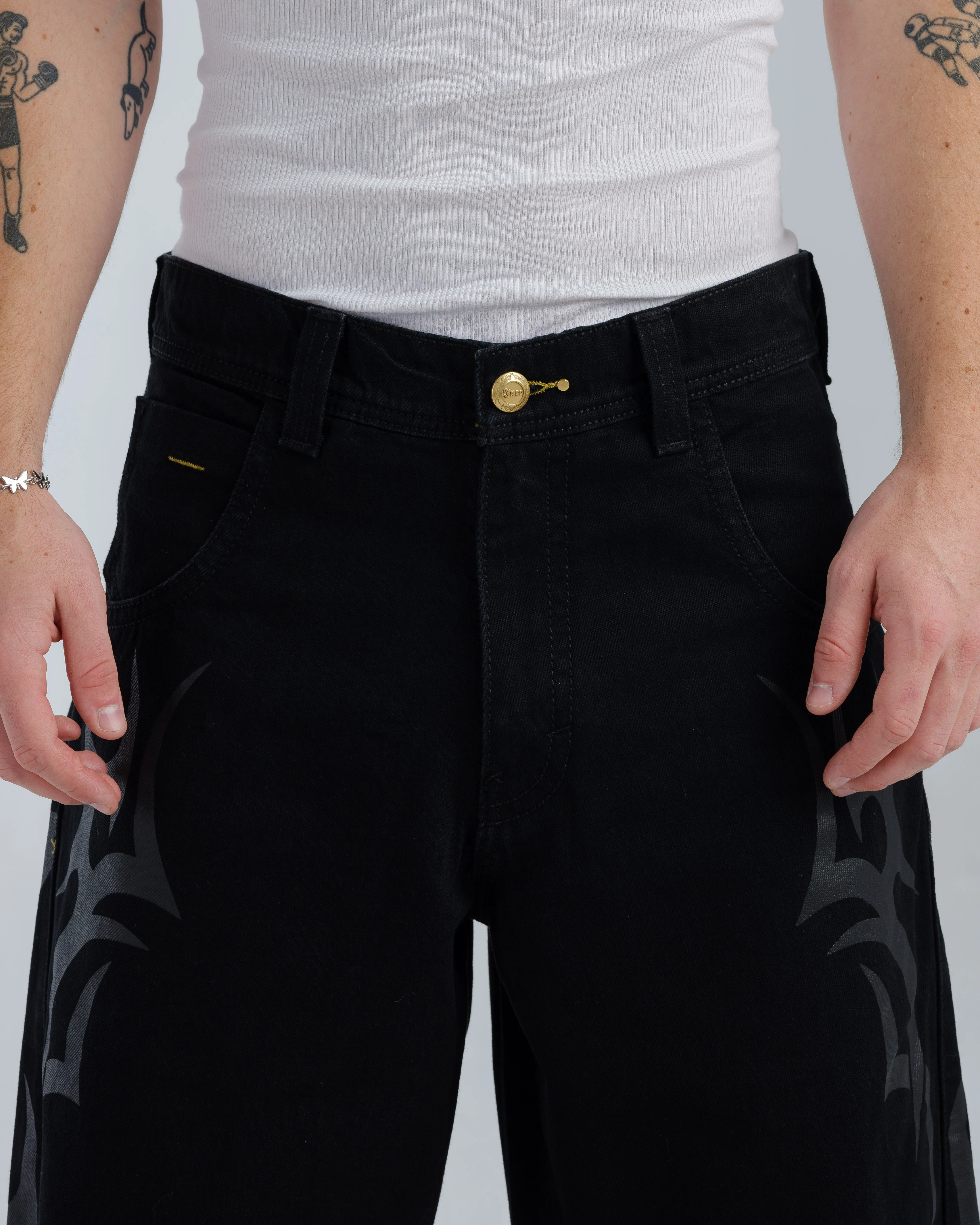 High Roller. 21". Jet Black.