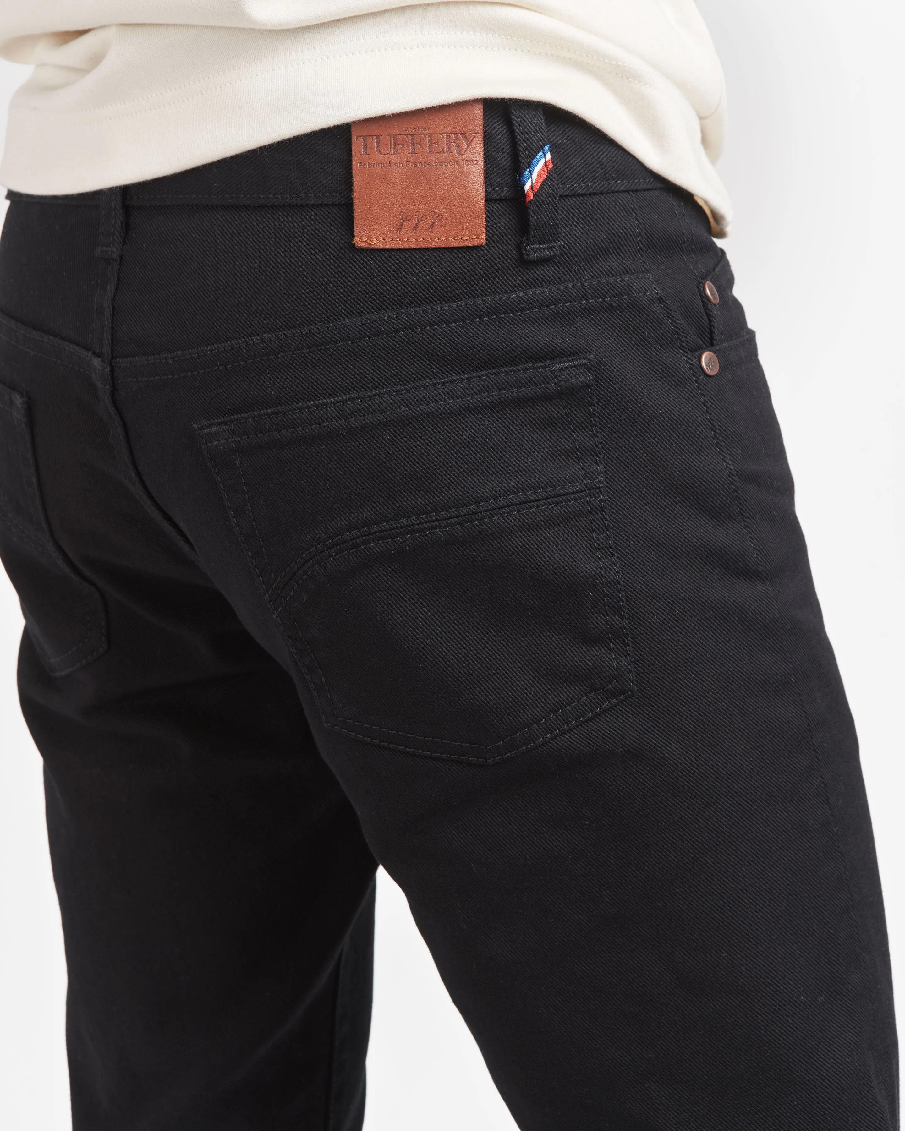 Men's straight fitted jeans Black