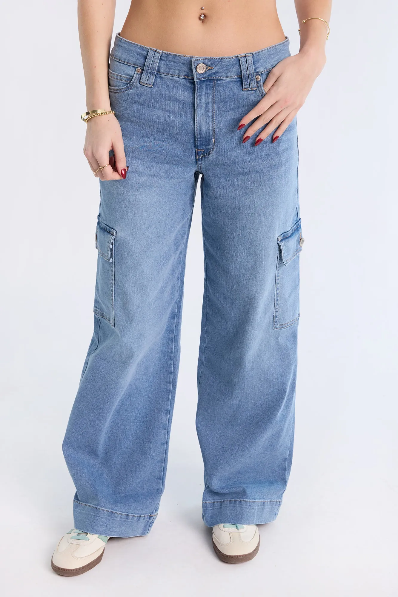 Mid Rise Cargo Wide Leg Jeans