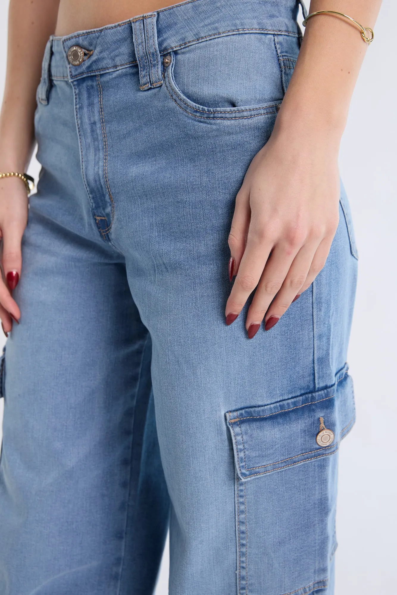 Mid Rise Cargo Wide Leg Jeans
