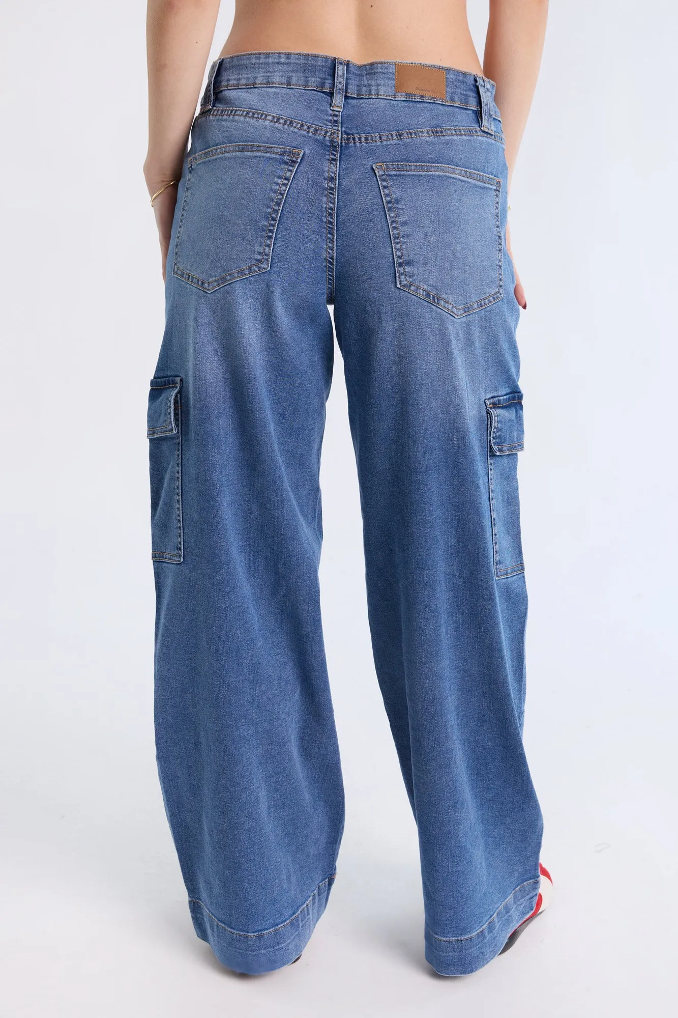 Mid Rise Cargo Wide Leg Jeans