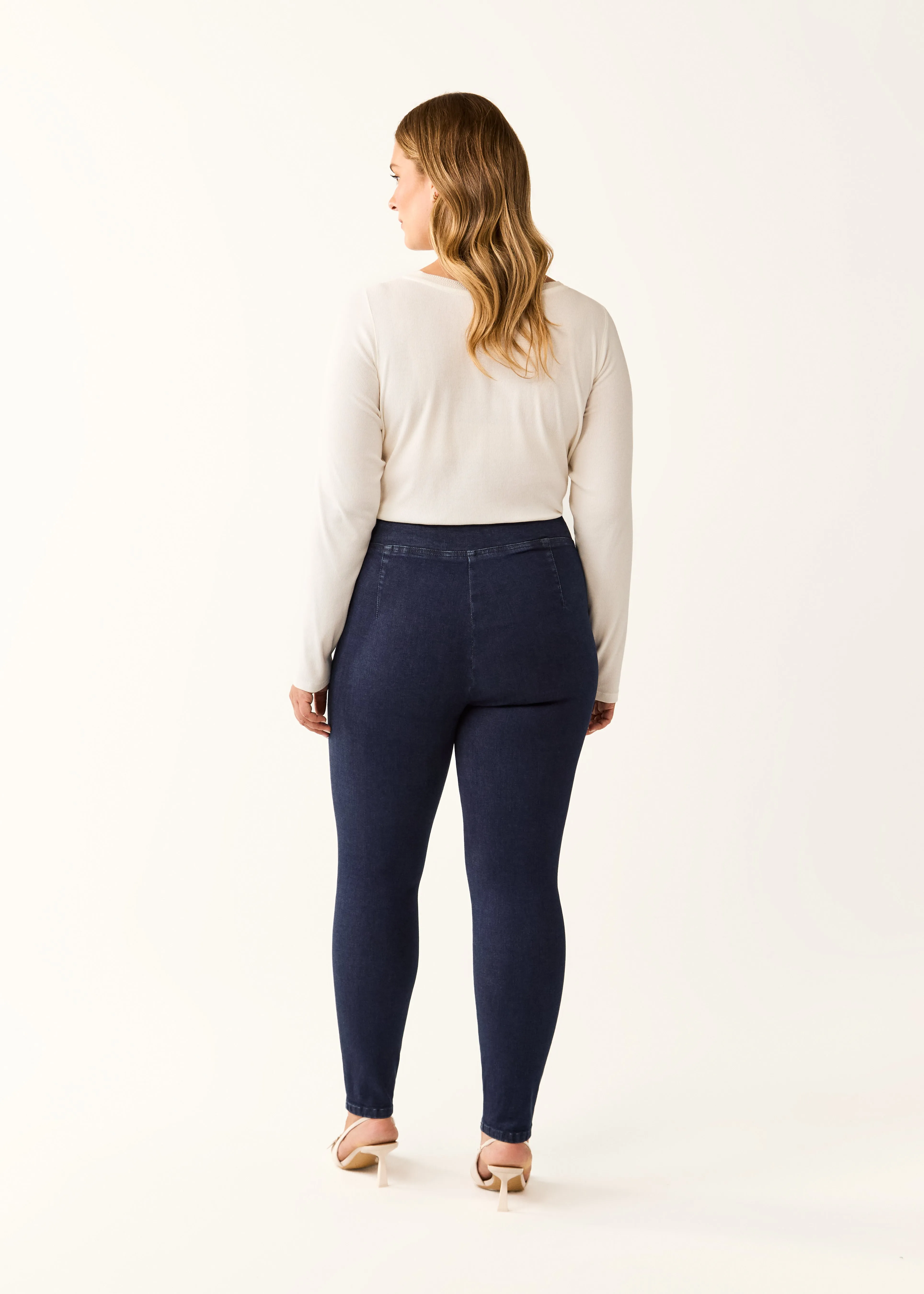 Pull-On Slim Ankle Denim
