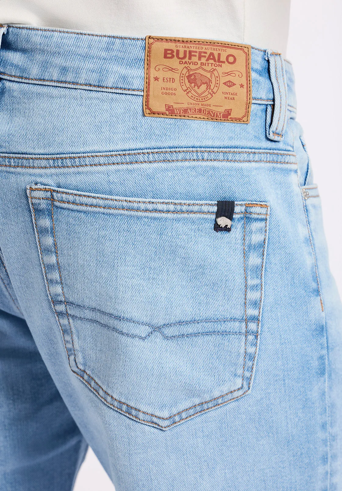Relaxed Straight Driven Men's Jeans, Light Blue - BM26082