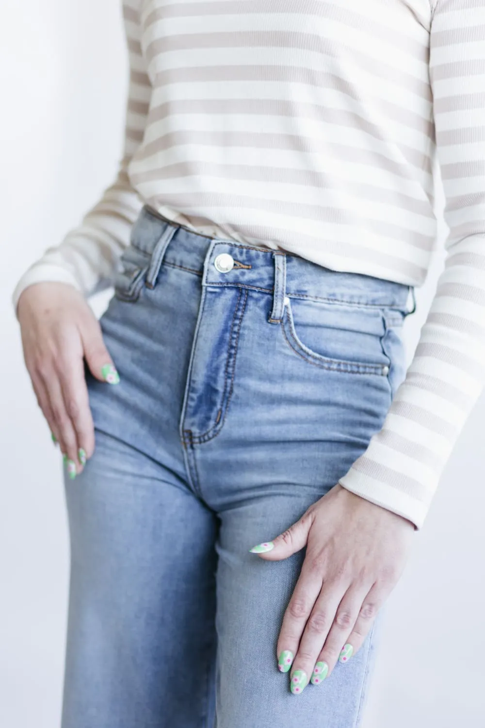 Thread & Supply High Rise Taylor Cloud Wide Leg Jeans for Women | B2367CDSTS-VINTAGEWASH